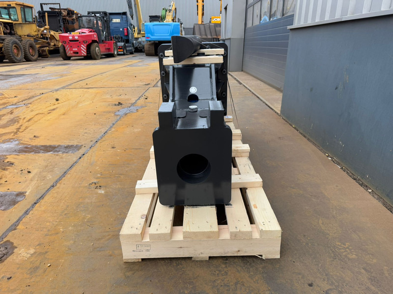Hammer HS2400 - Hydraulic hammer: picture 3 Hammer HS2400 - Hydraulic hammer: picture 3