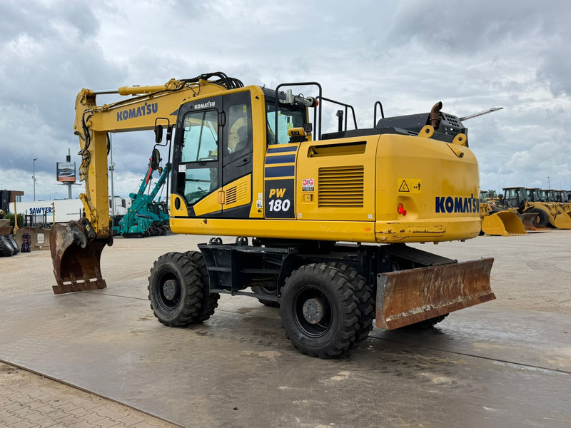Komatsu PW180-11 - Wheel excavator: picture 3 Komatsu PW180-11 - Wheel excavator: picture 3