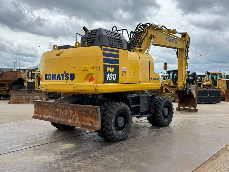 Komatsu PW180-11 - Wheel excavator: picture 5 Komatsu PW180-11 - Wheel excavator: picture 5