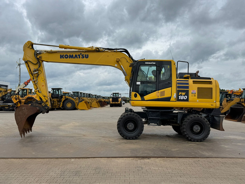 Komatsu PW180-11 - Wheel excavator: picture 1 Komatsu PW180-11 - Wheel excavator: picture 1