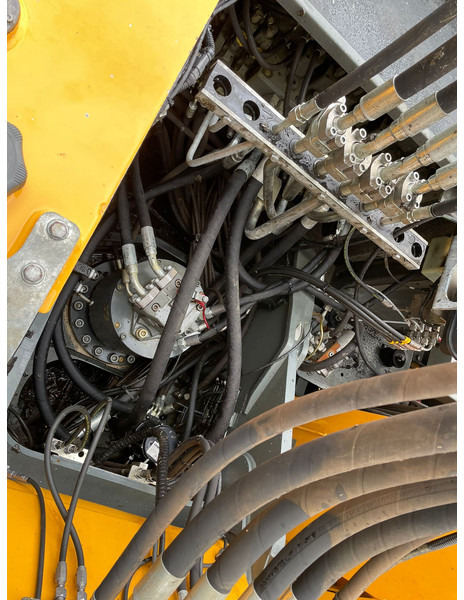 Waste/ Industry handler Liebherr LH30 M - Material Handler: picture 18 Waste/ Industry handler Liebherr LH30 M - Material Handler: picture 18