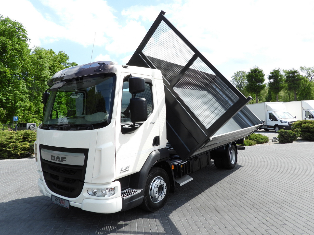 Tipper DAF LF 180 THREE-WAY TIPPER CRUISE CONTROL LED LIGHTS AUTOMATIC TRANSMISSION  TWIN WHEELS AIR CONDITIONING  180HP: picture 20