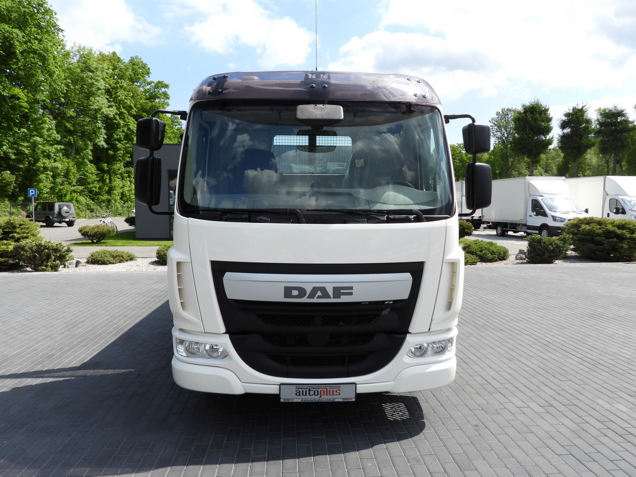 Tipper DAF LF 180 THREE-WAY TIPPER CRUISE CONTROL LED LIGHTS AUTOMATIC TRANSMISSION  TWIN WHEELS AIR CONDITIONING  180HP: picture 5