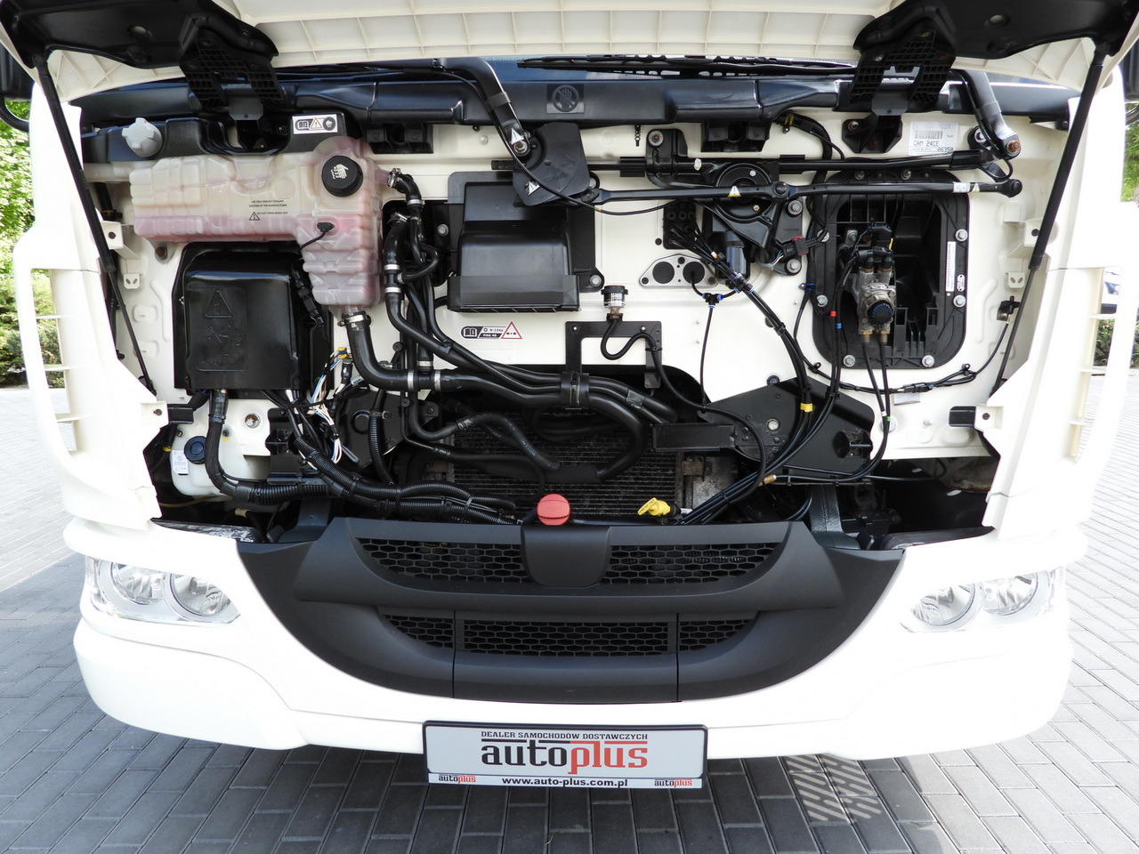 Tipper DAF LF 180 THREE-WAY TIPPER CRUISE CONTROL LED LIGHTS AUTOMATIC TRANSMISSION  TWIN WHEELS AIR CONDITIONING  180HP: picture 28