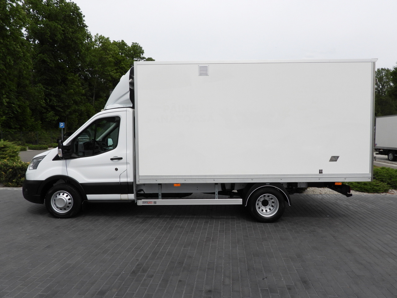 Box van FORD TRANSIT BOX / REFRIGERATOR BOX 5*C / CRUISE CONTROL LED LIGHTS TWIN WHEELS AIR CONDITIONING  130HP: picture 9