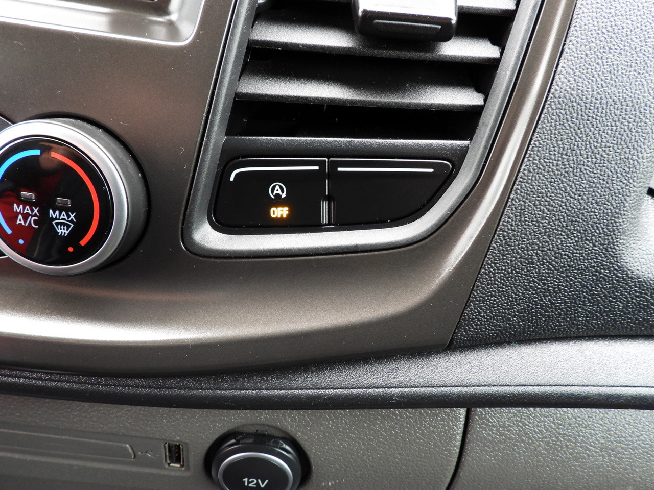 Box van FORD TRANSIT BOX / REFRIGERATOR BOX 5*C / CRUISE CONTROL LED LIGHTS TWIN WHEELS AIR CONDITIONING  130HP: picture 44