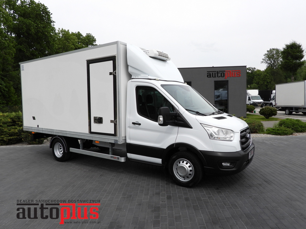 FORD TRANSIT BOX / REFRIGERATOR BOX 5*C / CRUISE CONTROL LED LIGHTS TWIN WHEELS AIR CONDITIONING  130HP - Refrigerated van: picture 1 FORD TRANSIT BOX / REFRIGERATOR BOX 5*C / CRUISE CONTROL LED LIGHTS TWIN WHEELS AIR CONDITIONING  130HP - Refrigerated van: picture 1