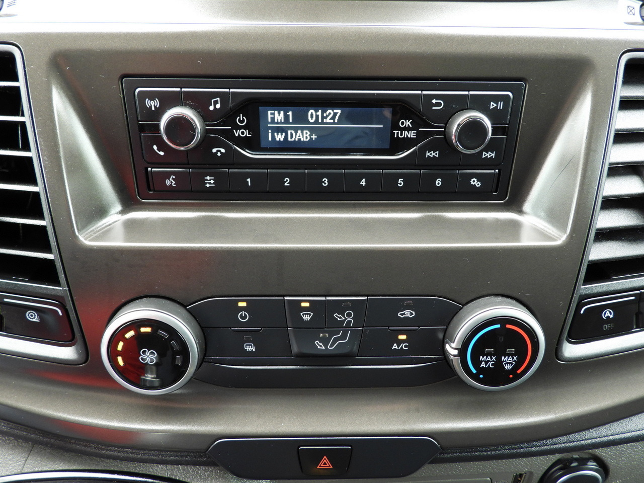 Box van FORD TRANSIT BOX / REFRIGERATOR BOX 5*C / CRUISE CONTROL LED LIGHTS TWIN WHEELS AIR CONDITIONING  130HP: picture 42