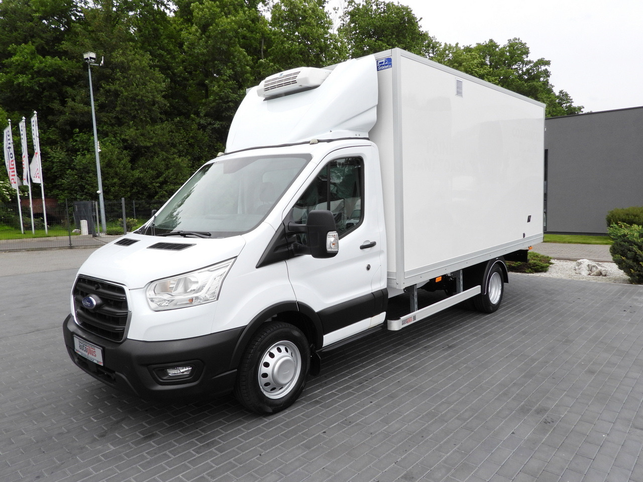 Box van FORD TRANSIT BOX / REFRIGERATOR BOX 5*C / CRUISE CONTROL LED LIGHTS TWIN WHEELS AIR CONDITIONING  130HP: picture 6
