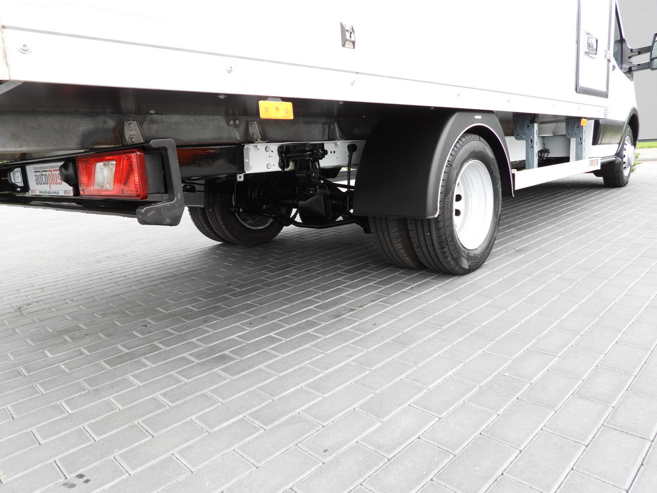 Box van FORD TRANSIT BOX / REFRIGERATOR BOX 5*C / CRUISE CONTROL LED LIGHTS TWIN WHEELS AIR CONDITIONING  130HP: picture 18