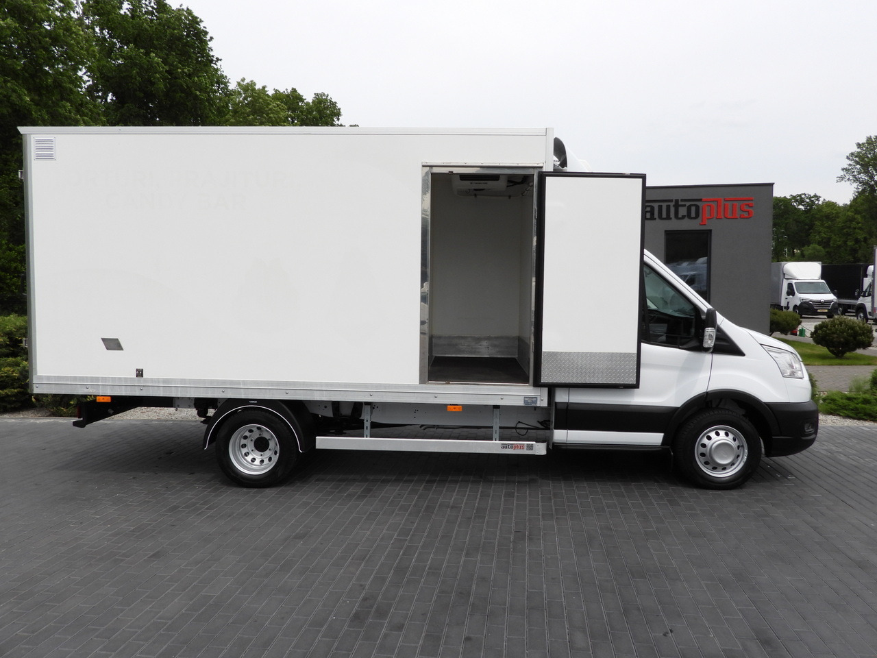Box van FORD TRANSIT BOX / REFRIGERATOR BOX 5*C / CRUISE CONTROL LED LIGHTS TWIN WHEELS AIR CONDITIONING  130HP: picture 8