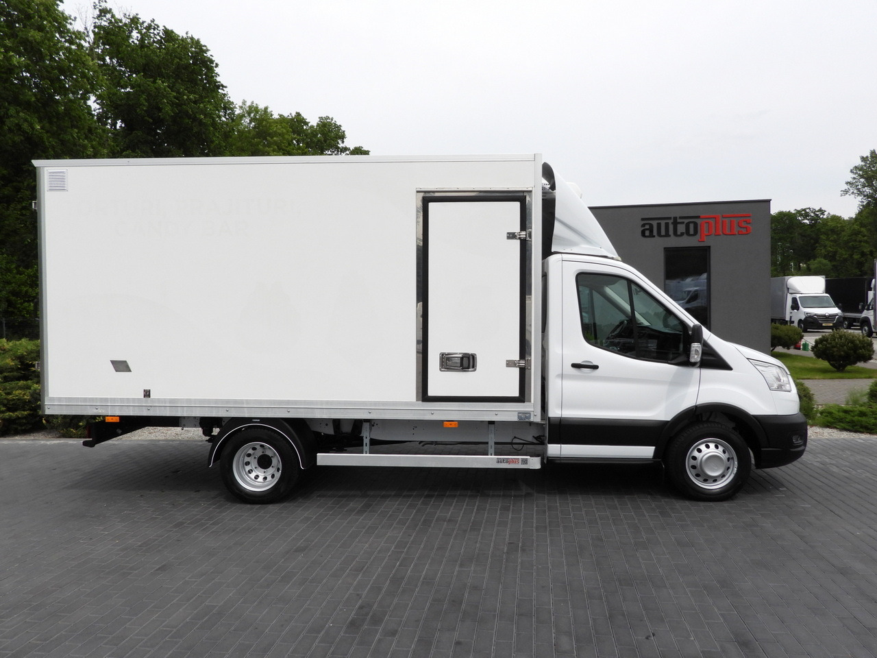 Box van FORD TRANSIT BOX / REFRIGERATOR BOX 5*C / CRUISE CONTROL LED LIGHTS TWIN WHEELS AIR CONDITIONING  130HP: picture 7