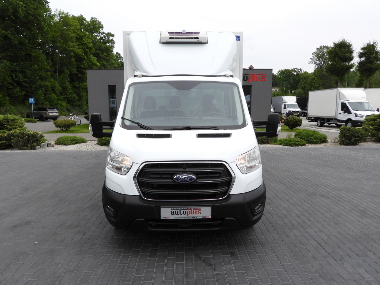 FORD TRANSIT BOX / REFRIGERATOR BOX 5*C / CRUISE CONTROL LED LIGHTS TWIN WHEELS AIR CONDITIONING  130HP - Refrigerated van: picture 5 FORD TRANSIT BOX / REFRIGERATOR BOX 5*C / CRUISE CONTROL LED LIGHTS TWIN WHEELS AIR CONDITIONING  130HP - Refrigerated van: picture 5