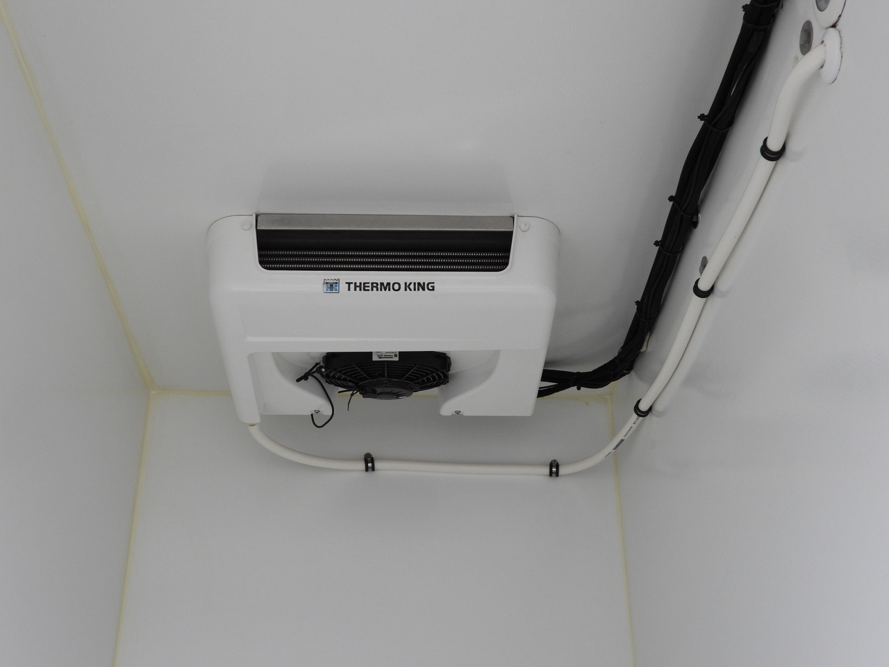 Box van FORD TRANSIT BOX / REFRIGERATOR BOX 5*C / CRUISE CONTROL LED LIGHTS TWIN WHEELS AIR CONDITIONING  130HP: picture 26