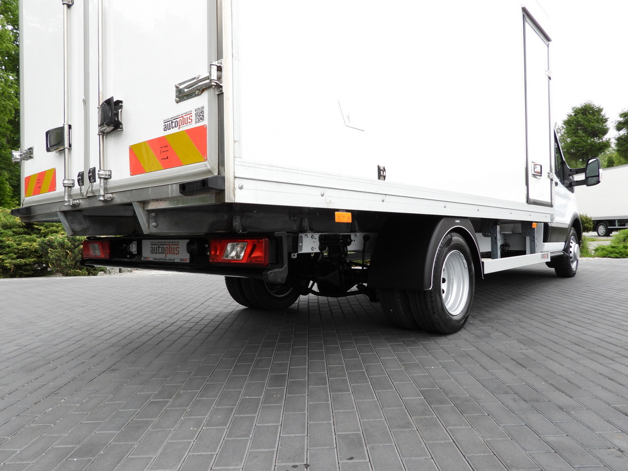 Box van FORD TRANSIT BOX / REFRIGERATOR BOX 5*C / CRUISE CONTROL LED LIGHTS TWIN WHEELS AIR CONDITIONING  130HP: picture 29