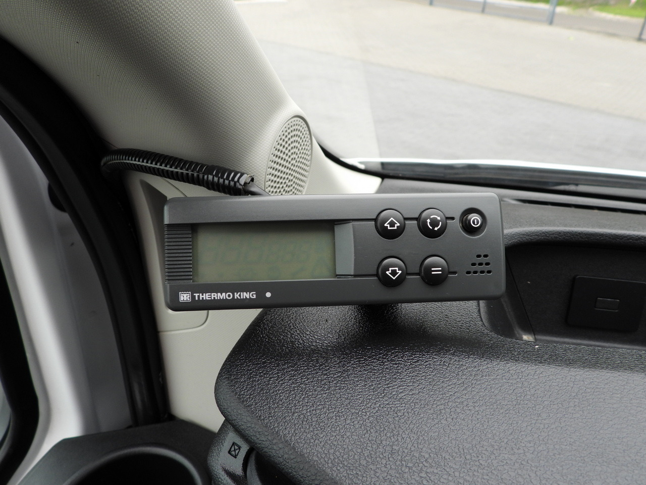 Box van FORD TRANSIT BOX / REFRIGERATOR BOX 5*C / CRUISE CONTROL LED LIGHTS TWIN WHEELS AIR CONDITIONING  130HP: picture 34