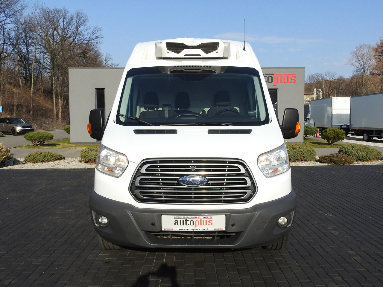 FORD TRANSIT  REFRIGERATOR VAN 0°C HEATING FUNCTION CRUISE CONTROL LED LIGHTS AIR CONDITIONING  130HP - Refrigerated van: picture 5 FORD TRANSIT  REFRIGERATOR VAN 0°C HEATING FUNCTION CRUISE CONTROL LED LIGHTS AIR CONDITIONING  130HP - Refrigerated van: picture 5