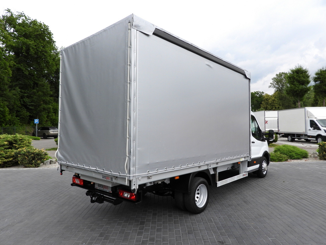 FORD TRANSIT TARPAULIN 8 PALLETS CRUISE CONTROL LED LIGHTS TWIN WHEELS AIR CONDITIONING 130HP - Curtain side van: picture 3 FORD TRANSIT TARPAULIN 8 PALLETS CRUISE CONTROL LED LIGHTS TWIN WHEELS AIR CONDITIONING 130HP - Curtain side van: picture 3