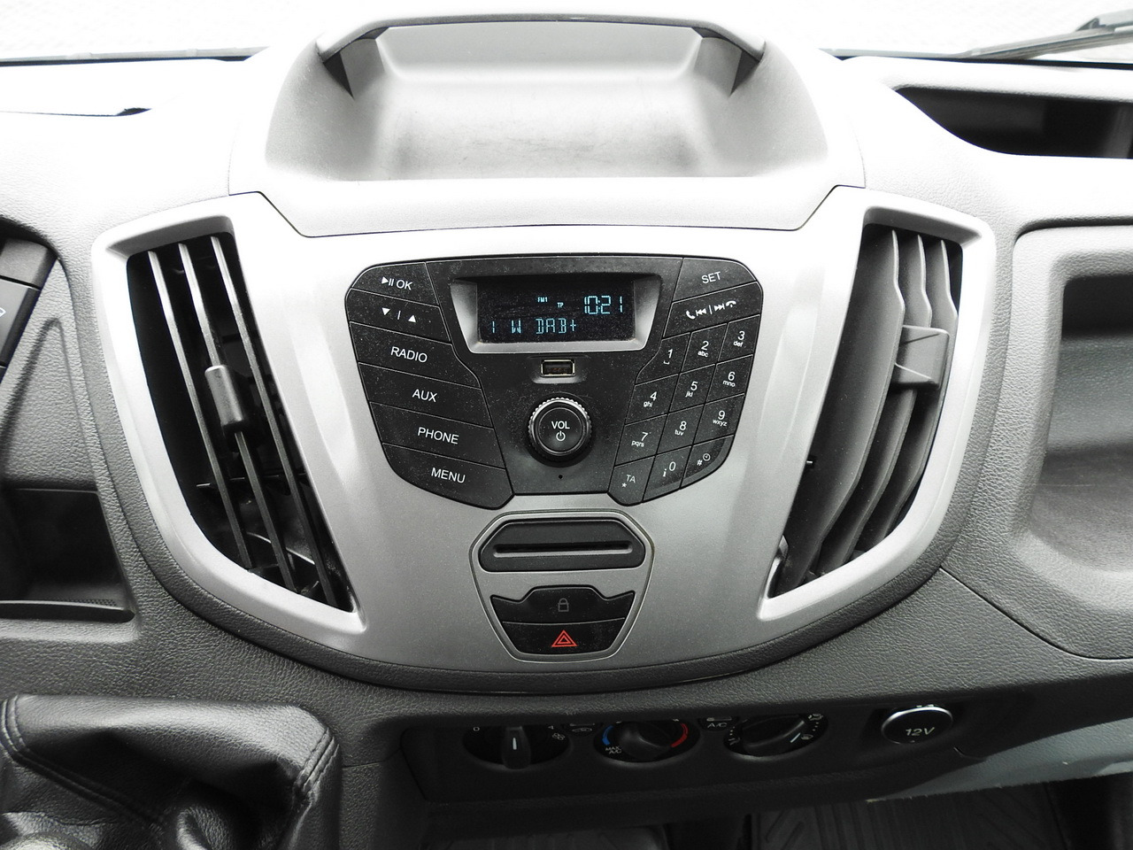 Tipper van FORD TRANSIT TIPPER CRUISE CONTROL AIR CONDITIONING TWIN WHEELS 170HP: picture 33 Tipper van FORD TRANSIT TIPPER CRUISE CONTROL AIR CONDITIONING TWIN WHEELS 170HP: picture 33