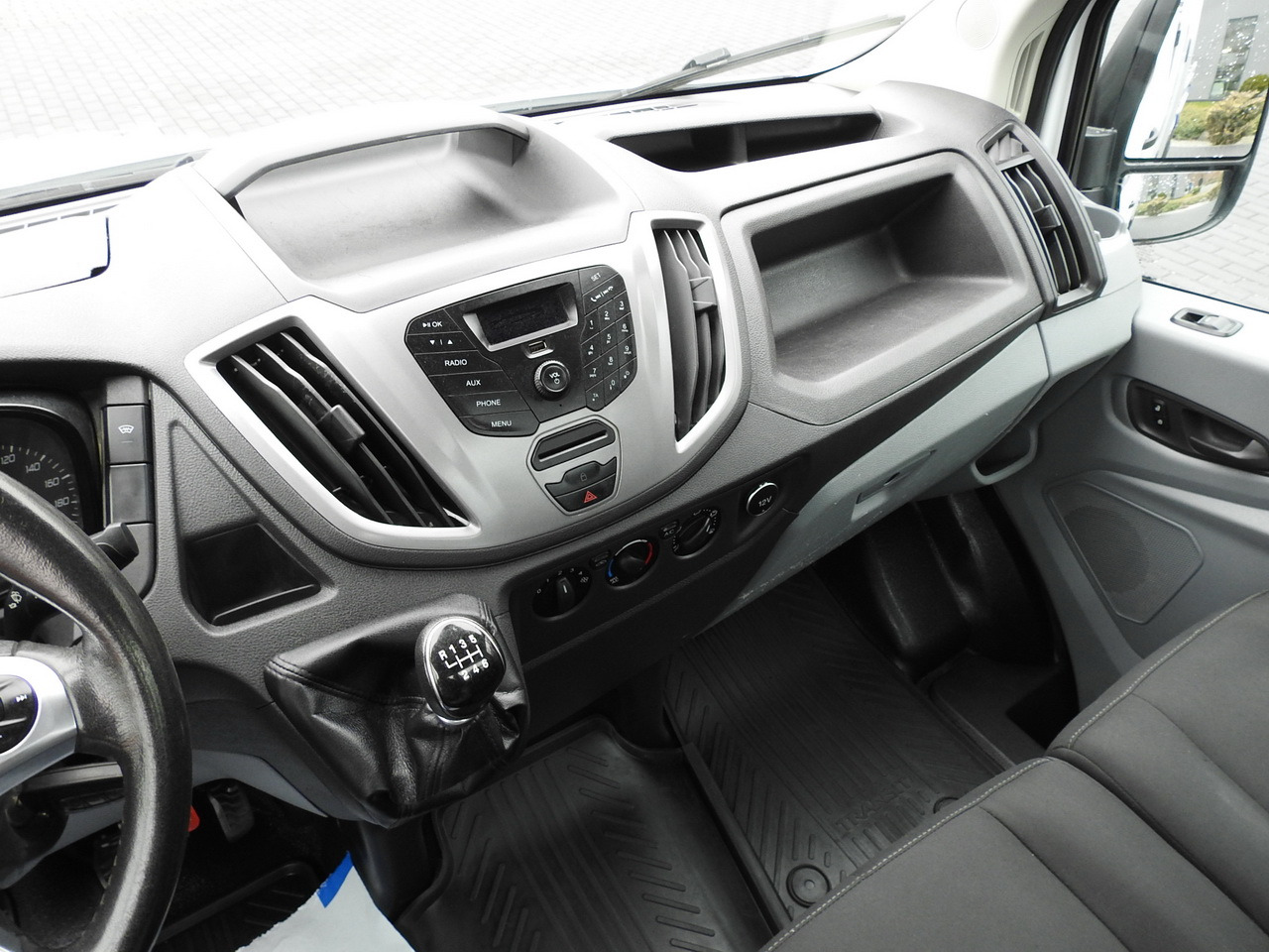 Tipper van FORD TRANSIT TIPPER CRUISE CONTROL AIR CONDITIONING TWIN WHEELS 170HP: picture 29 Tipper van FORD TRANSIT TIPPER CRUISE CONTROL AIR CONDITIONING TWIN WHEELS 170HP: picture 29