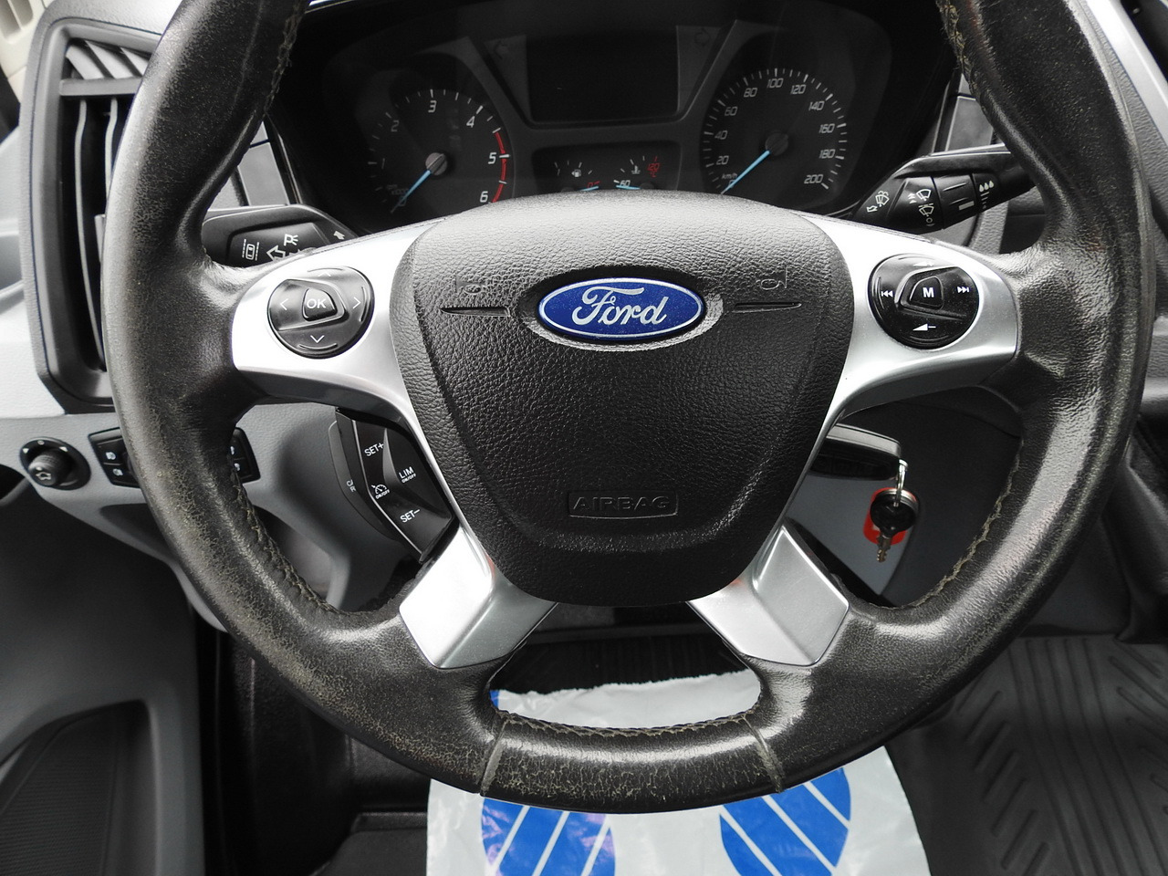 Tipper van FORD TRANSIT TIPPER CRUISE CONTROL AIR CONDITIONING TWIN WHEELS 170HP: picture 32 Tipper van FORD TRANSIT TIPPER CRUISE CONTROL AIR CONDITIONING TWIN WHEELS 170HP: picture 32