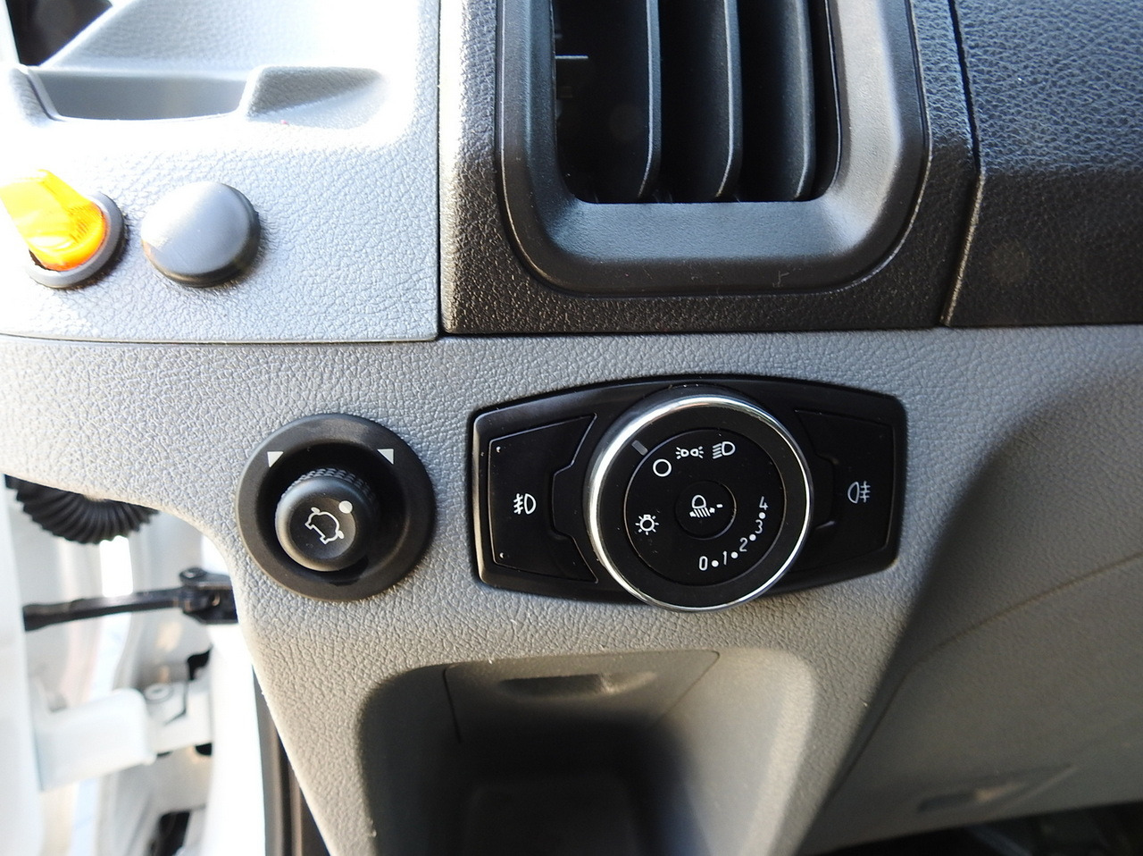 FORD TRANSIT  TIPPER DOUBLE CABIN DOKA 6 SEATS CRUISE CONTROL AIR CONDITIONING  130HP on lease FORD TRANSIT  TIPPER DOUBLE CABIN DOKA 6 SEATS CRUISE CONTROL AIR CONDITIONING  130HP: picture 29