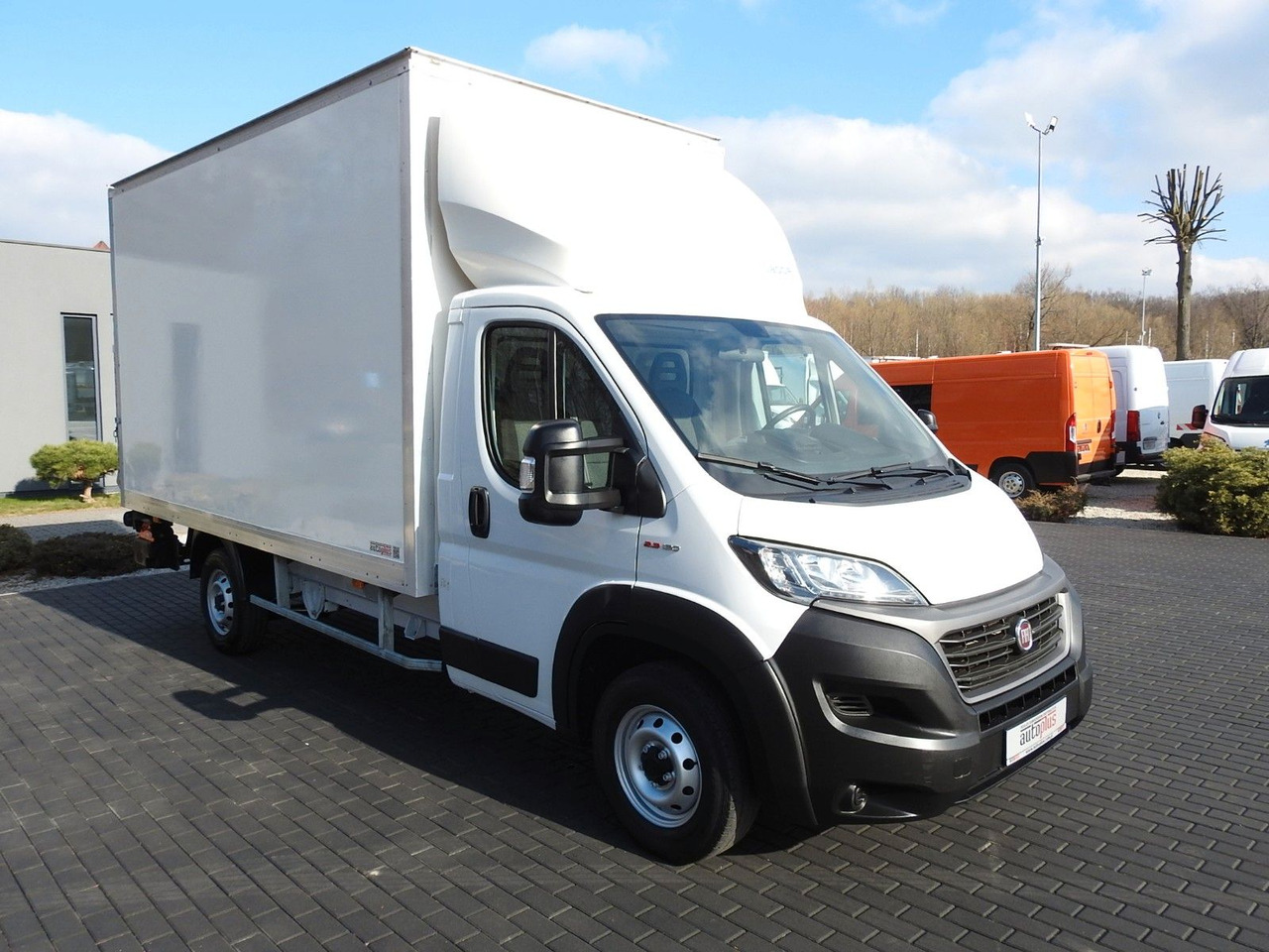 Fiat DUCATO KOFFER AUFZUG 8 PALETTEN TEMPOMAT NAVI - Box van: picture 4 Fiat DUCATO KOFFER AUFZUG 8 PALETTEN TEMPOMAT NAVI - Box van: picture 4