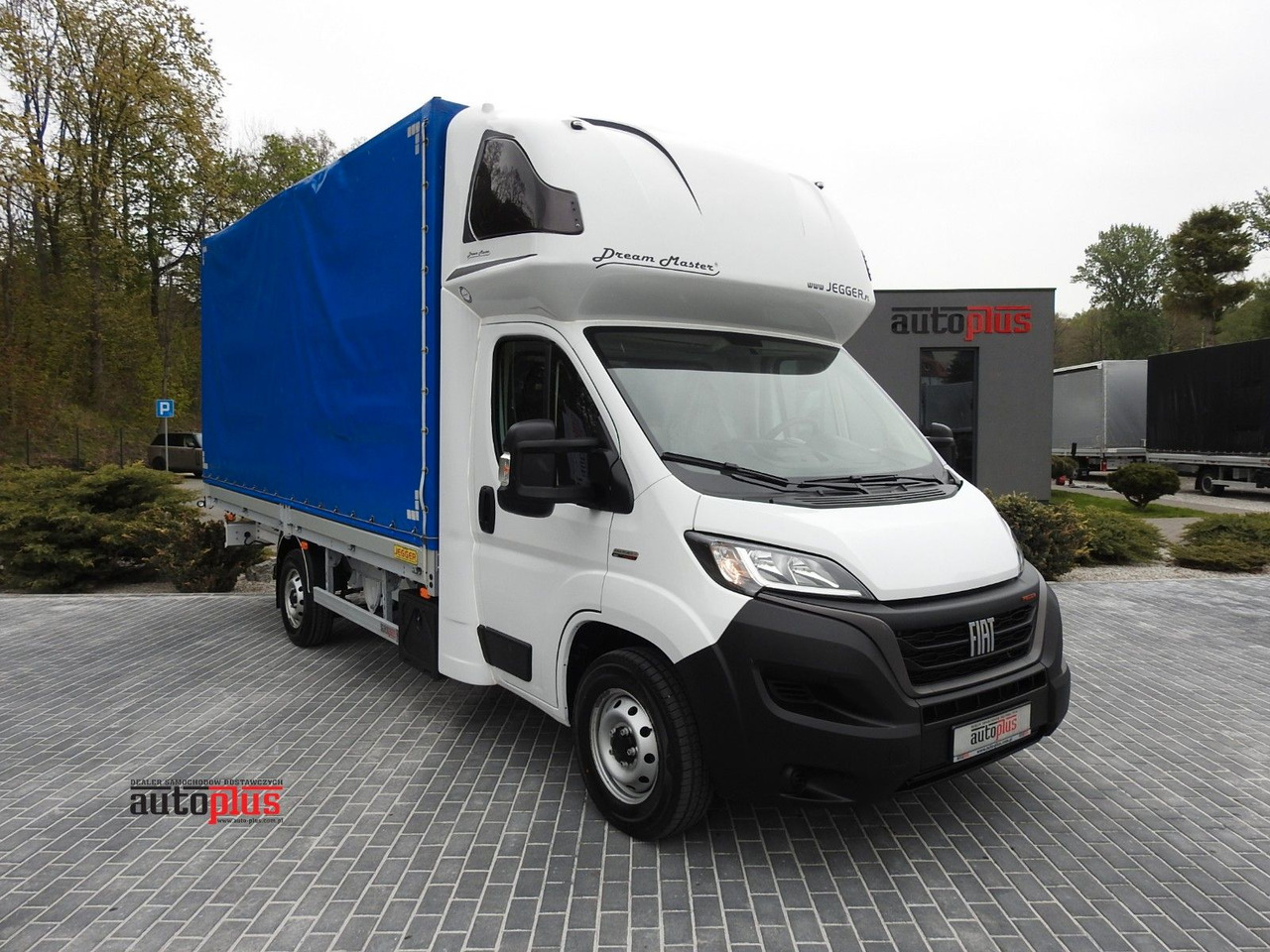 Fiat DUCATO PRITSCHE PLANE 10 PALETTEN WEBASTO A/C - Curtain side van: picture 1 Fiat DUCATO PRITSCHE PLANE 10 PALETTEN WEBASTO A/C - Curtain side van: picture 1