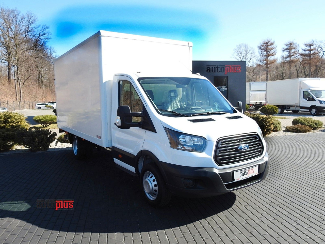 Ford TRANSIT KOFFER AUFZUG 8 PALETTEN ZWILLINGSRÄDER - Box van: picture 1 Ford TRANSIT KOFFER AUFZUG 8 PALETTEN ZWILLINGSRÄDER - Box van: picture 1