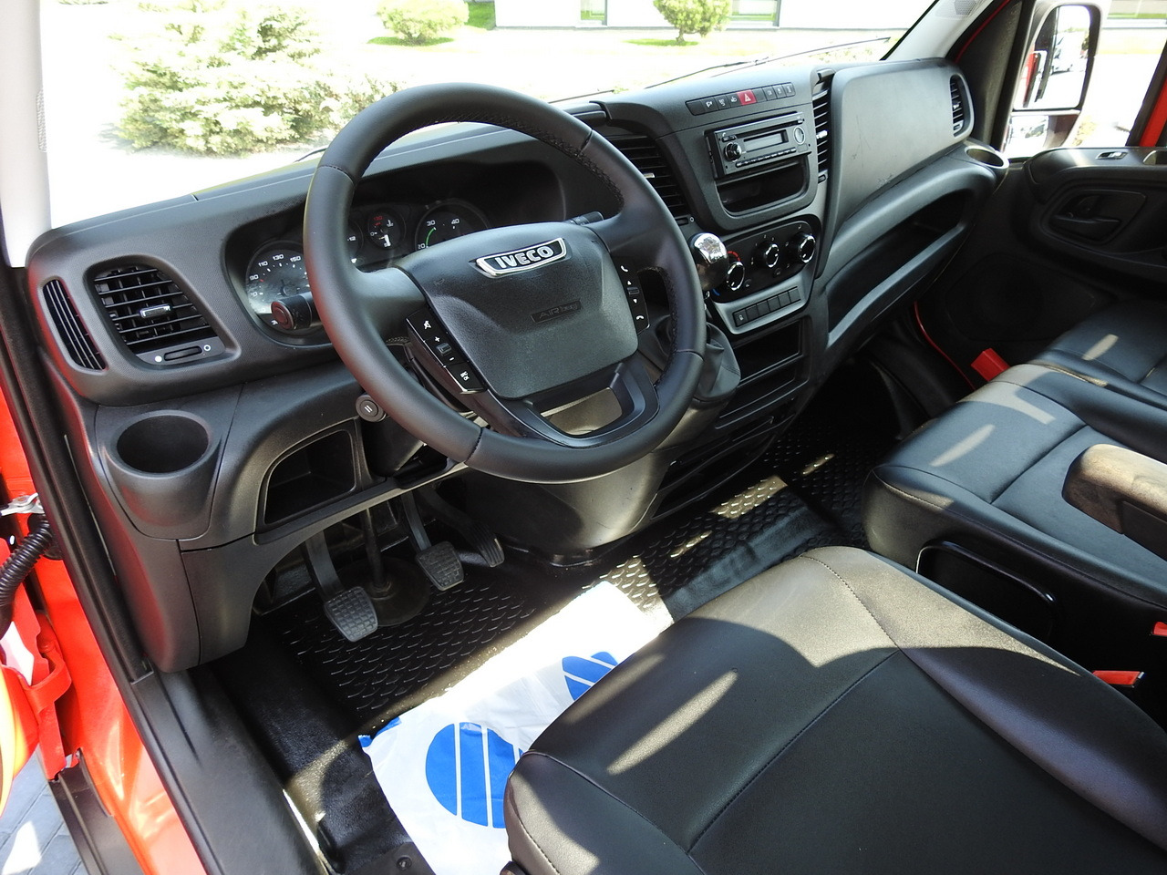 IVECO DAILY 35C13 TIPPER CRUISE CONTROL AIR CONDITIONING TWIN WHEELS 130HP - Tipper van: picture 2 IVECO DAILY 35C13 TIPPER CRUISE CONTROL AIR CONDITIONING TWIN WHEELS 130HP - Tipper van: picture 2