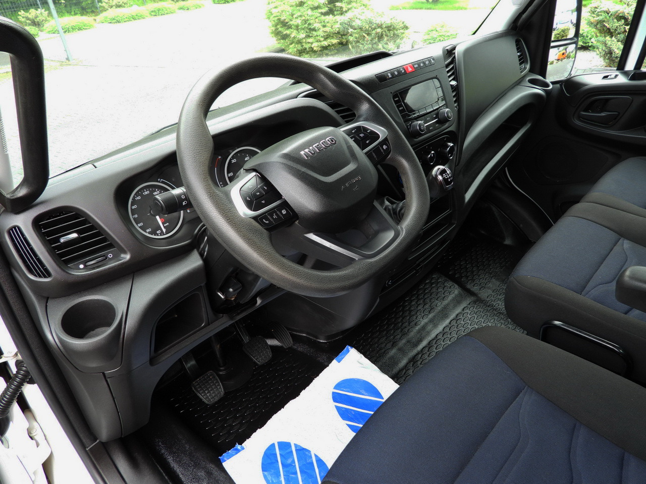 IVECO DAILY 35C16 TIPPER CRUISE CONTROL AIR CONDITIONING TWIN WHEELS 160HP - Tipper van: picture 2 IVECO DAILY 35C16 TIPPER CRUISE CONTROL AIR CONDITIONING TWIN WHEELS 160HP - Tipper van: picture 2