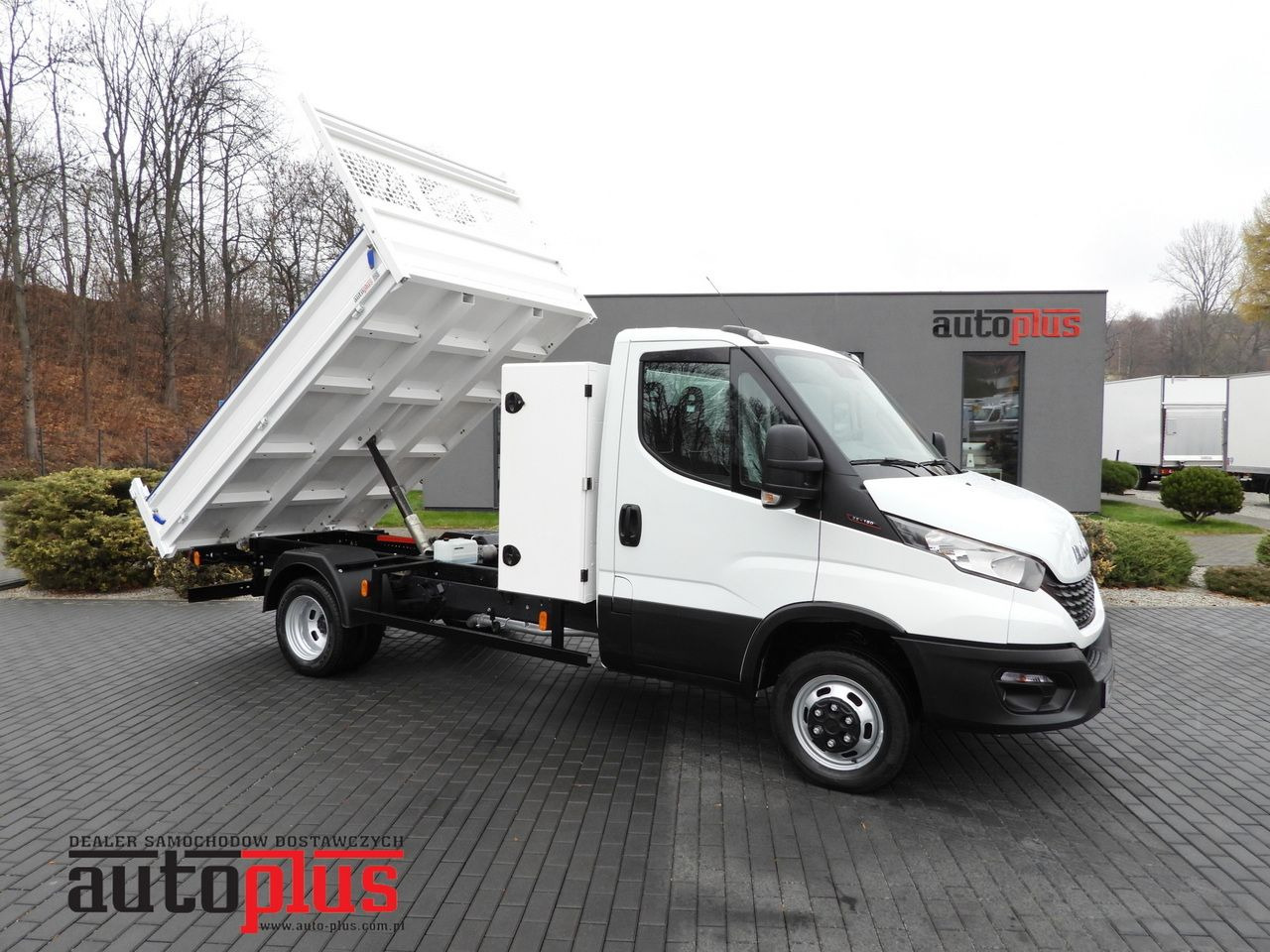 IVECO DAILY 35C16 TIPPER CRUISE CONTROL TWIN WHEELS AIR CONDITIONING 160HP - Tipper van: picture 1 IVECO DAILY 35C16 TIPPER CRUISE CONTROL TWIN WHEELS AIR CONDITIONING 160HP - Tipper van: picture 1