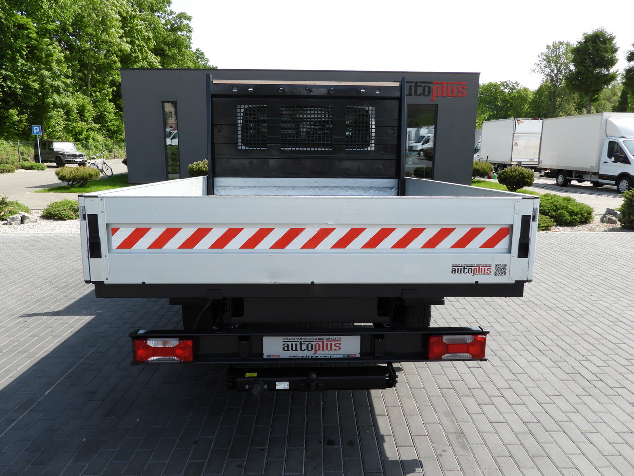 IVECO DAILY 35S12 STAKE BODY DOUBLE CABIN DOKA 7 SEATS AIR CONDITIONING 120HP on lease IVECO DAILY 35S12 STAKE BODY DOUBLE CABIN DOKA 7 SEATS AIR CONDITIONING 120HP: picture 10 IVECO DAILY 35S12 STAKE BODY DOUBLE CABIN DOKA 7 SEATS AIR CONDITIONING 120HP on lease IVECO DAILY 35S12 STAKE BODY DOUBLE CABIN DOKA 7 SEATS AIR CONDITIONING 120HP: picture 10