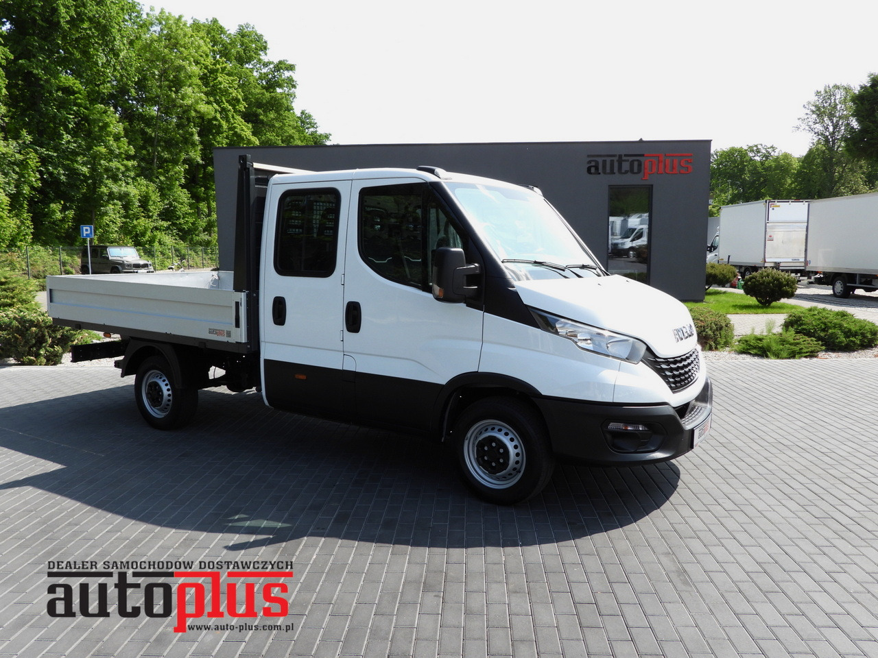 IVECO DAILY 35S12 STAKE BODY DOUBLE CABIN DOKA 7 SEATS AIR CONDITIONING 120HP - Combi van: picture 1 IVECO DAILY 35S12 STAKE BODY DOUBLE CABIN DOKA 7 SEATS AIR CONDITIONING 120HP - Combi van: picture 1
