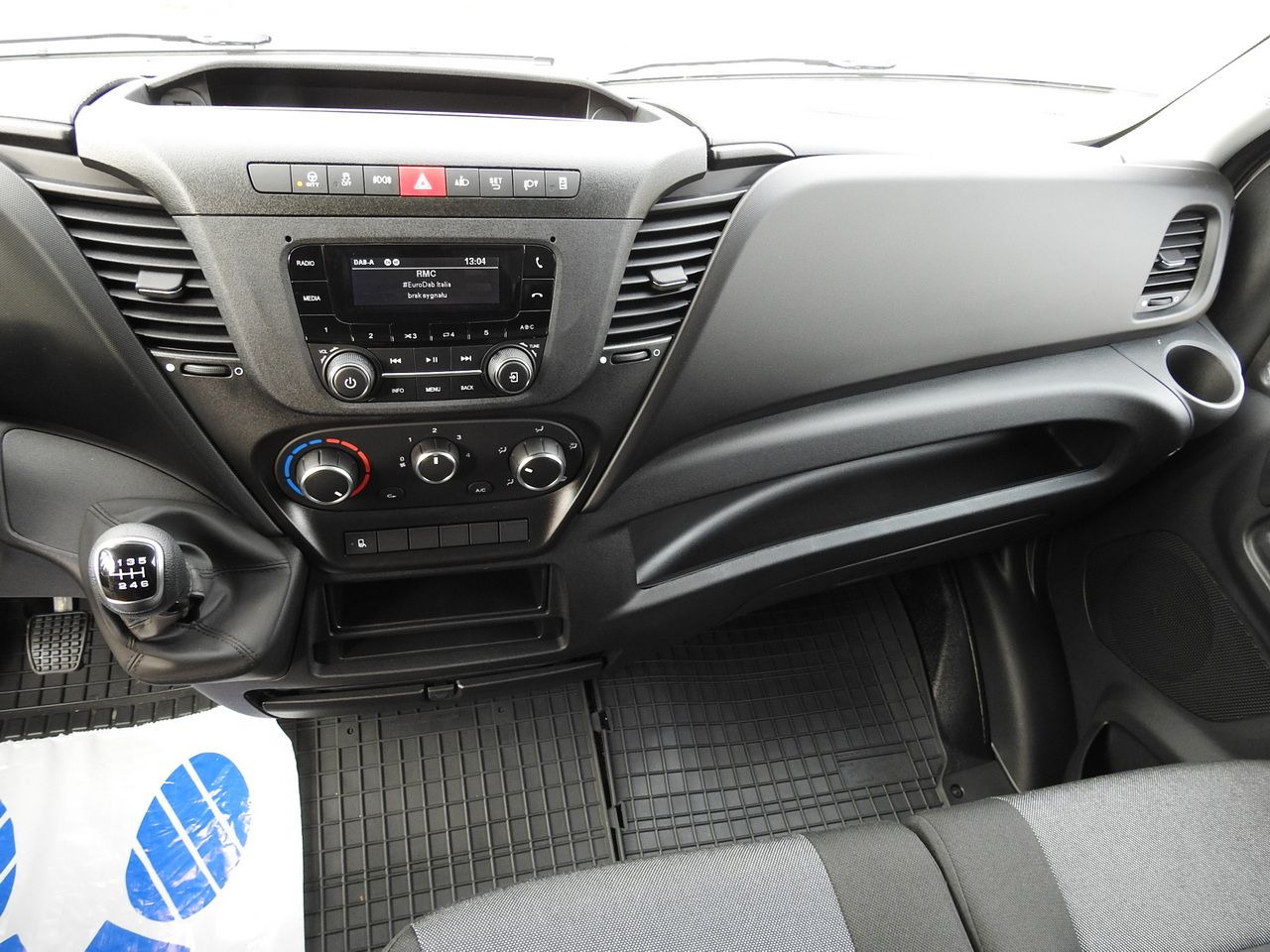 New Curtain side van IVECO DAILY 35S16 NEW TARPAULIN LIFT 8 PALLETS CRUISE CONTROL AIR CONDITIONING  160HP: picture 42