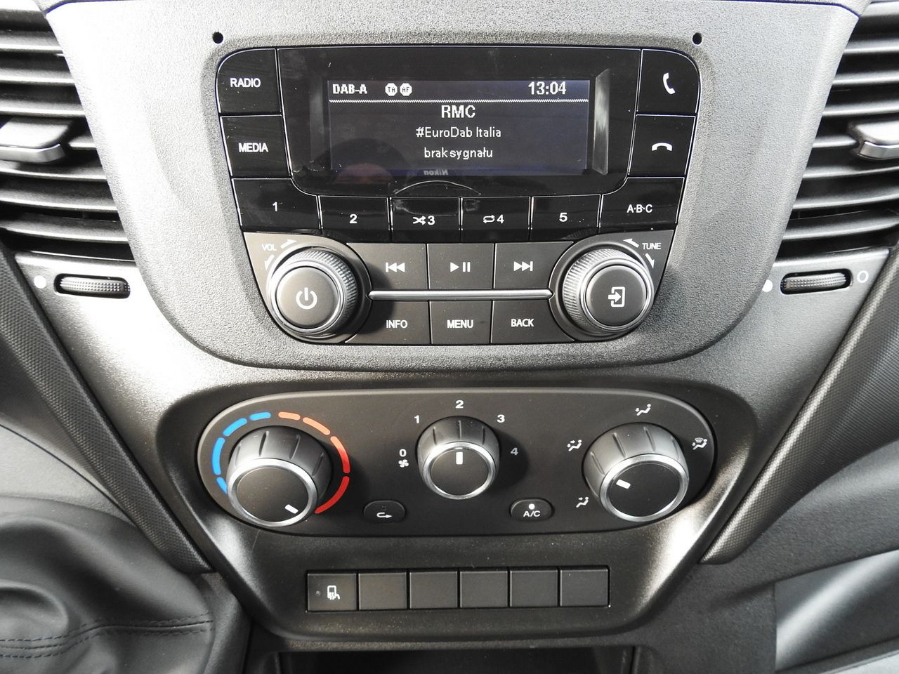New Curtain side van IVECO DAILY 35S16 NEW TARPAULIN LIFT 8 PALLETS CRUISE CONTROL AIR CONDITIONING  160HP: picture 44