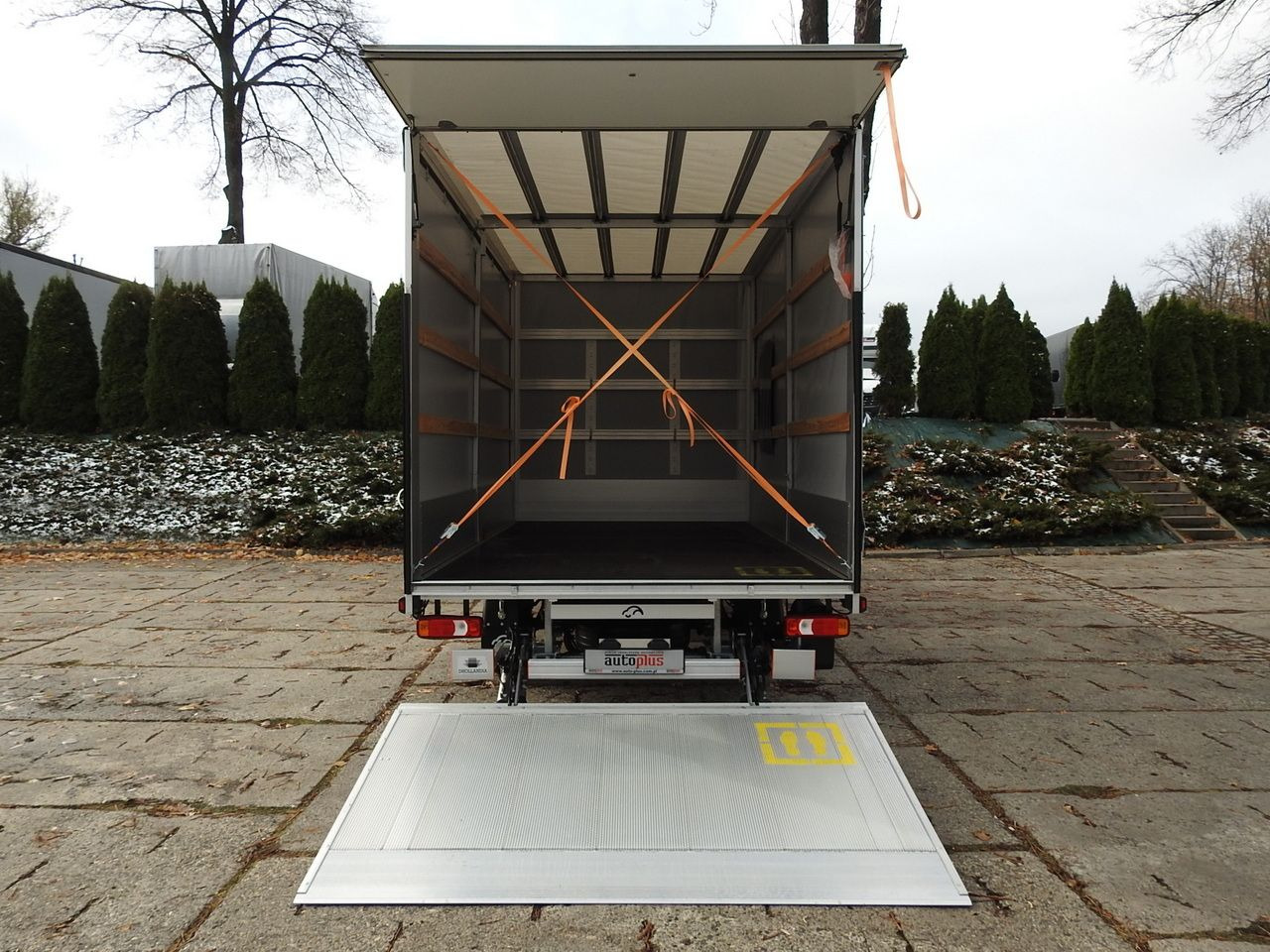 New Curtain side van IVECO DAILY 35S16 NEW TARPAULIN LIFT 8 PALLETS CRUISE CONTROL AIR CONDITIONING  160HP: picture 12