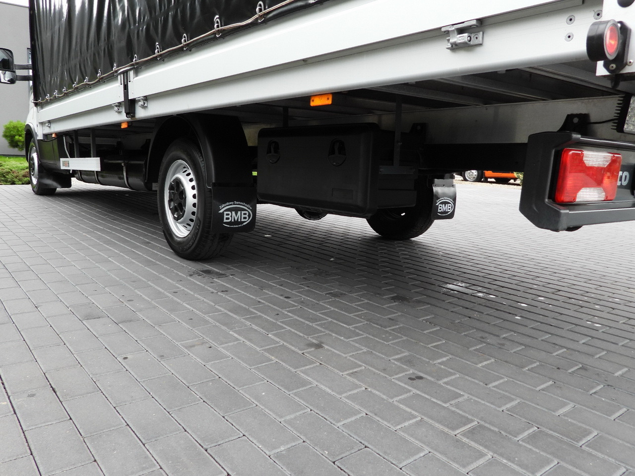 Curtain side van IVECO DAILY 35S18 TARPAULIN 10 PALLETS WEBASTO CRUISE CONTROL NAVIGATION LED LIGHTS AIR CONDITIONING  180HP: picture 16