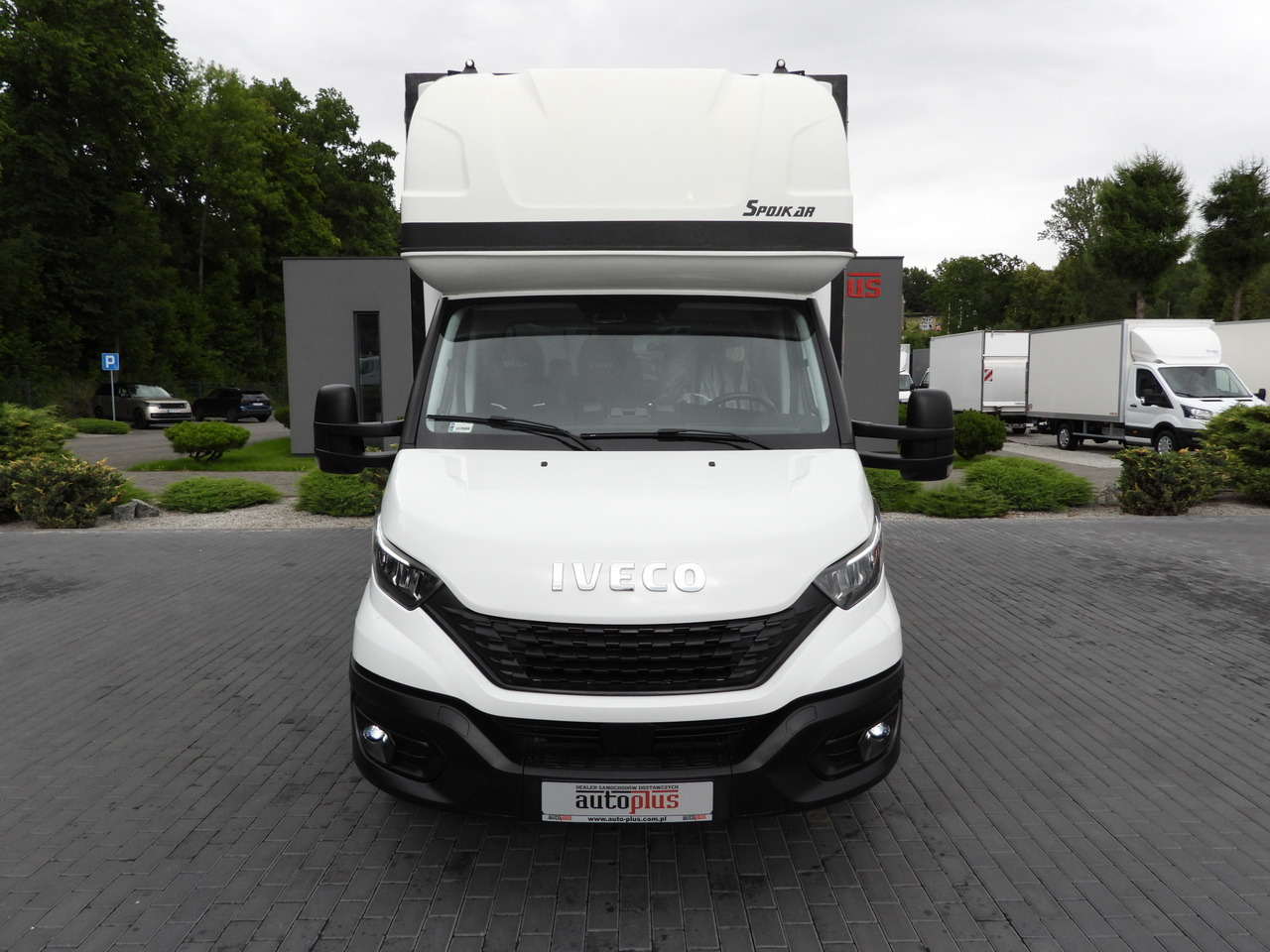 IVECO DAILY 35S18 TARPAULIN 10 PALLETS WEBASTO CRUISE CONTROL NAVIGATION LED LIGHTS AIR CONDITIONING 180HP - Curtain side van: picture 5 IVECO DAILY 35S18 TARPAULIN 10 PALLETS WEBASTO CRUISE CONTROL NAVIGATION LED LIGHTS AIR CONDITIONING 180HP - Curtain side van: picture 5