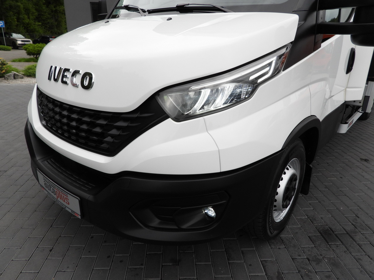 Curtain side van IVECO DAILY 35S18 TARPAULIN 10 PALLETS WEBASTO CRUISE CONTROL NAVIGATION LED LIGHTS AIR CONDITIONING  180HP: picture 20