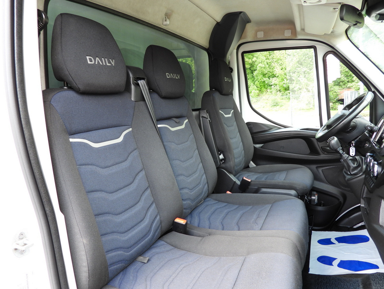 Curtain side van IVECO DAILY 35S18 TARPAULIN 10 PALLETS WEBASTO CRUISE CONTROL NAVIGATION LED LIGHTS AIR CONDITIONING  180HP: picture 40