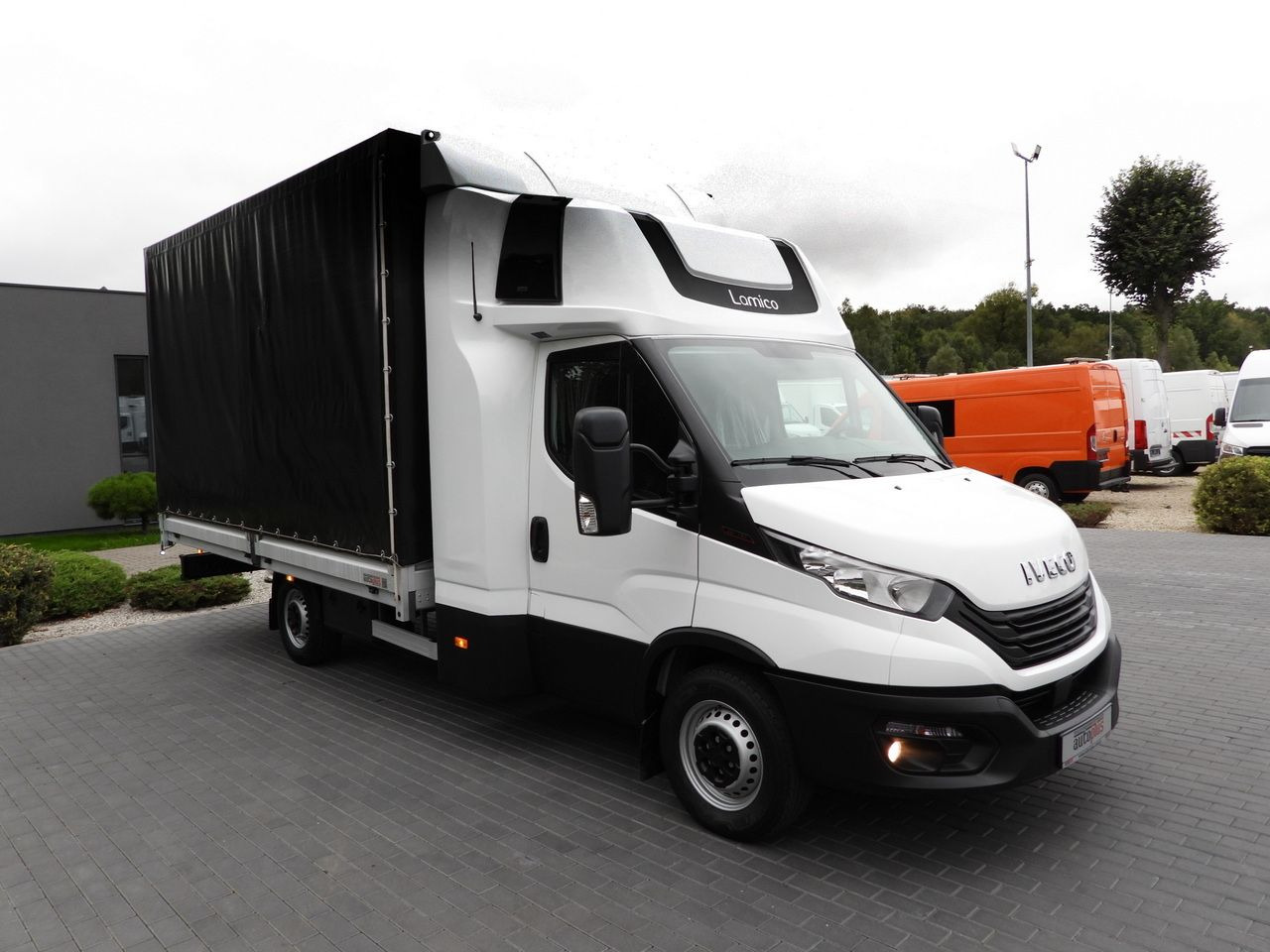 IVECO DAILY 35S18 TARPAULIN 10 PALLETS WEBASTO CRUISE CONTROL PNEUMATICS AIR CONDITIONING 180HP - Curtain side van: picture 4 IVECO DAILY 35S18 TARPAULIN 10 PALLETS WEBASTO CRUISE CONTROL PNEUMATICS AIR CONDITIONING 180HP - Curtain side van: picture 4
