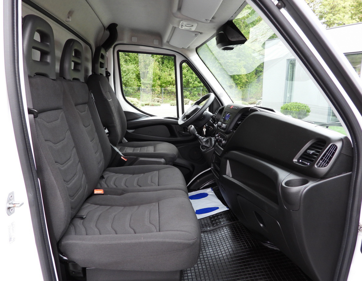 Curtain side van IVECO DAILY 35S18 TARPAULIN LIFT 8 PALLETS WEBASTO CRUISE CONTROL LED LIGHTS AIR CONDITIONING  180HP: picture 42