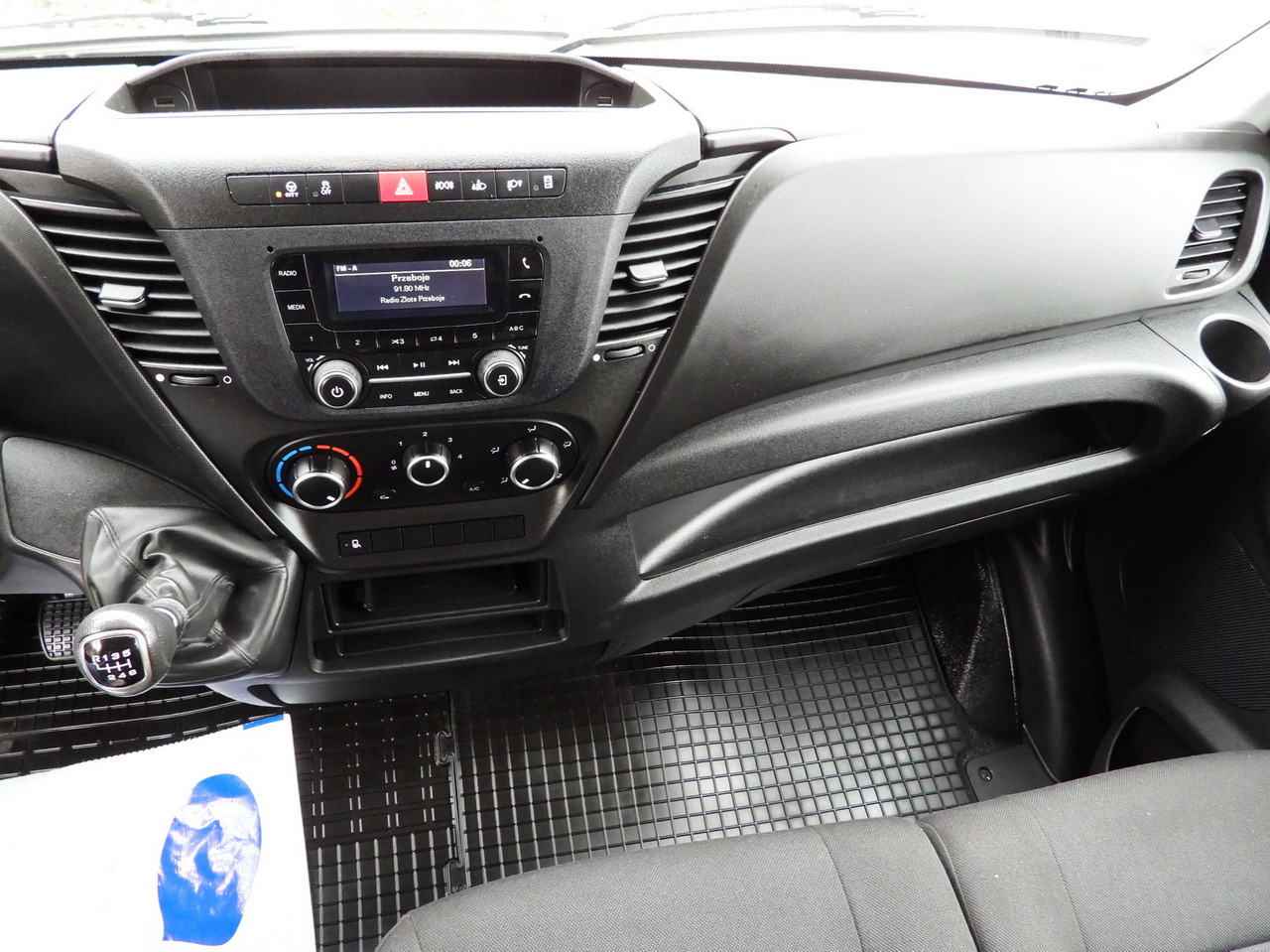 Curtain side van IVECO DAILY 35S18 TARPAULIN LIFT 8 PALLETS WEBASTO CRUISE CONTROL LED LIGHTS AIR CONDITIONING  180HP: picture 37