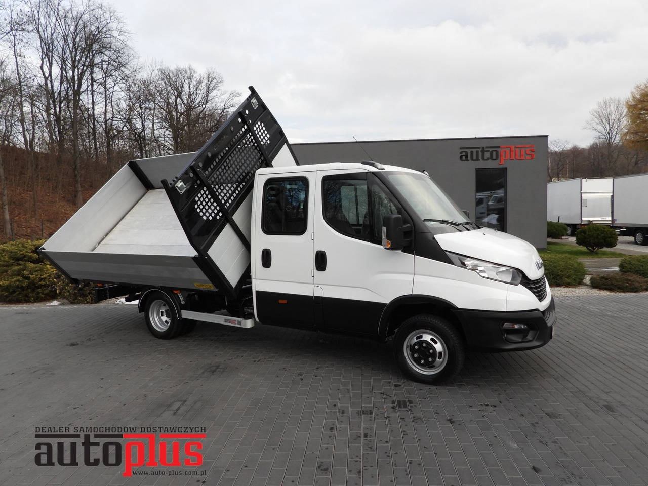 IVECO DAILY 50C16 THREE-WAY TIPPER DOUBLE CABIN DOKA 6 SEATS CRUISE CONTROL PNEUMATICS TWIN WHEELS AIR CONDITIONING 160HP - Tipper van: picture 1 IVECO DAILY 50C16 THREE-WAY TIPPER DOUBLE CABIN DOKA 6 SEATS CRUISE CONTROL PNEUMATICS TWIN WHEELS AIR CONDITIONING 160HP - Tipper van: picture 1