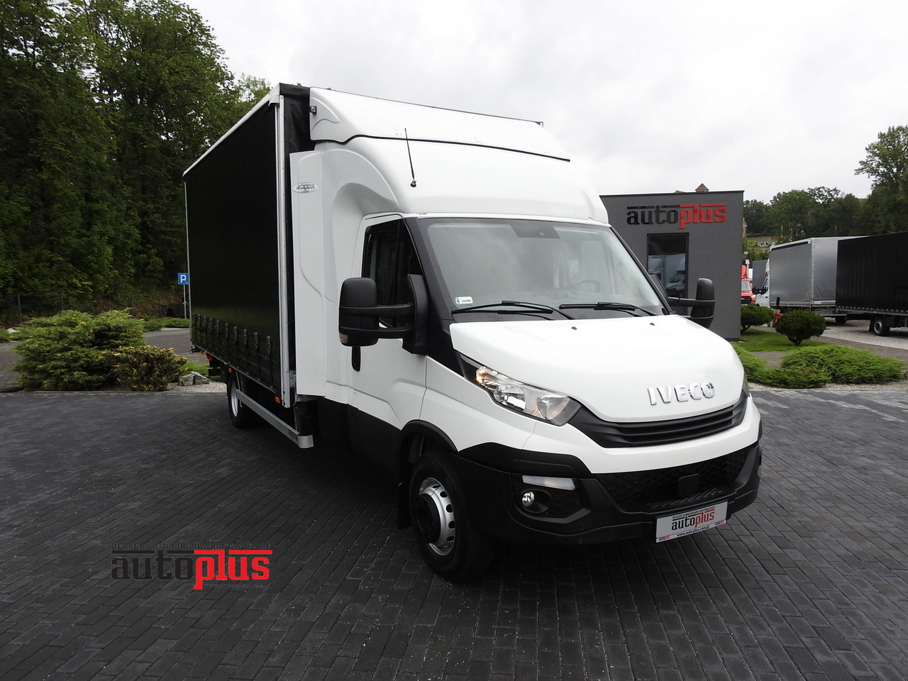 IVECO DAILY 70C18 TARPAULIN LIFT 12 PALLETS WEBASTO CRUISE CONTROL TWIN WHEELS AIR CONDITIONING 180HP - Curtainsider truck: picture 1 IVECO DAILY 70C18 TARPAULIN LIFT 12 PALLETS WEBASTO CRUISE CONTROL TWIN WHEELS AIR CONDITIONING 180HP - Curtainsider truck: picture 1