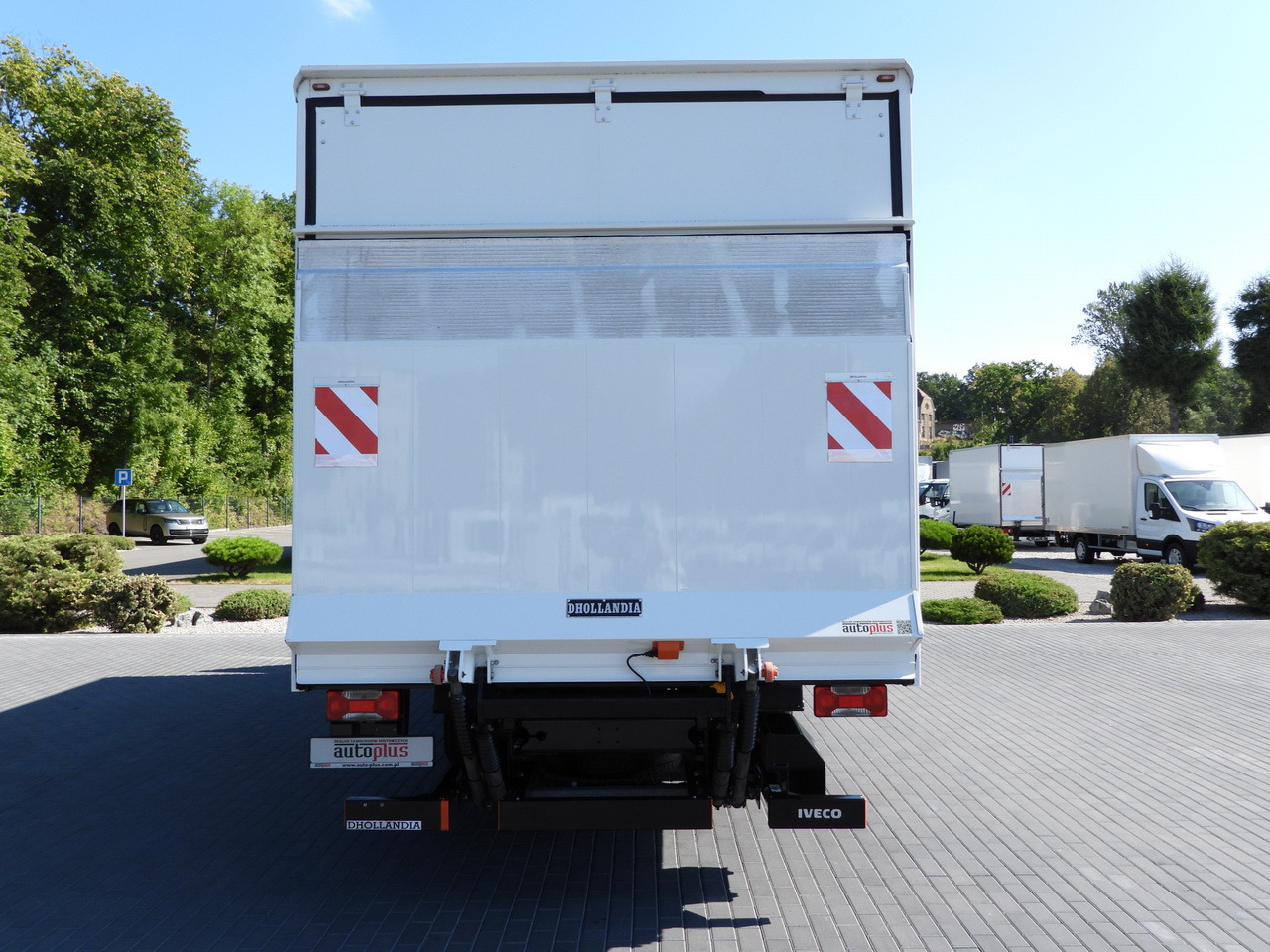 Box truck IVECO DAILY 72C18 LIFT 14 PALLETS CRUISE CONTROL PNEUMATICS AUTOMATIC TRANSMISSION HI-MATIC TWIN WHEELS AIR CONDITIONING 180HP: picture 10 Box truck IVECO DAILY 72C18 LIFT 14 PALLETS CRUISE CONTROL PNEUMATICS AUTOMATIC TRANSMISSION HI-MATIC TWIN WHEELS AIR CONDITIONING 180HP: picture 10