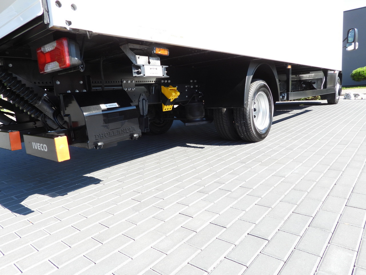 Box truck IVECO DAILY 72C18 LIFT 14 PALLETS CRUISE CONTROL PNEUMATICS AUTOMATIC TRANSMISSION HI-MATIC TWIN WHEELS AIR CONDITIONING 180HP: picture 14 Box truck IVECO DAILY 72C18 LIFT 14 PALLETS CRUISE CONTROL PNEUMATICS AUTOMATIC TRANSMISSION HI-MATIC TWIN WHEELS AIR CONDITIONING 180HP: picture 14