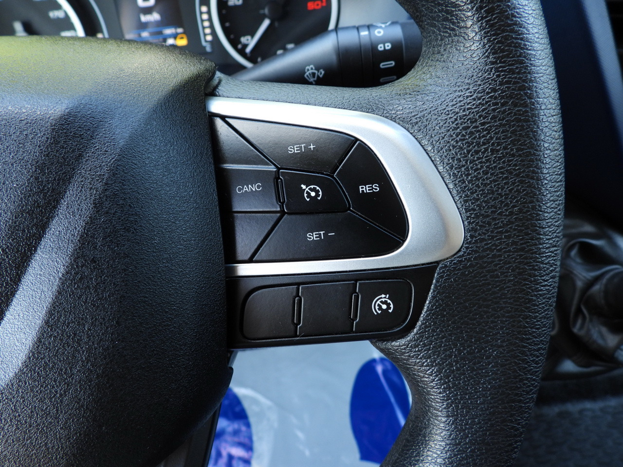 Box truck IVECO DAILY 72C18 LIFT 14 PALLETS CRUISE CONTROL PNEUMATICS AUTOMATIC TRANSMISSION HI-MATIC TWIN WHEELS AIR CONDITIONING 180HP: picture 36 Box truck IVECO DAILY 72C18 LIFT 14 PALLETS CRUISE CONTROL PNEUMATICS AUTOMATIC TRANSMISSION HI-MATIC TWIN WHEELS AIR CONDITIONING 180HP: picture 36