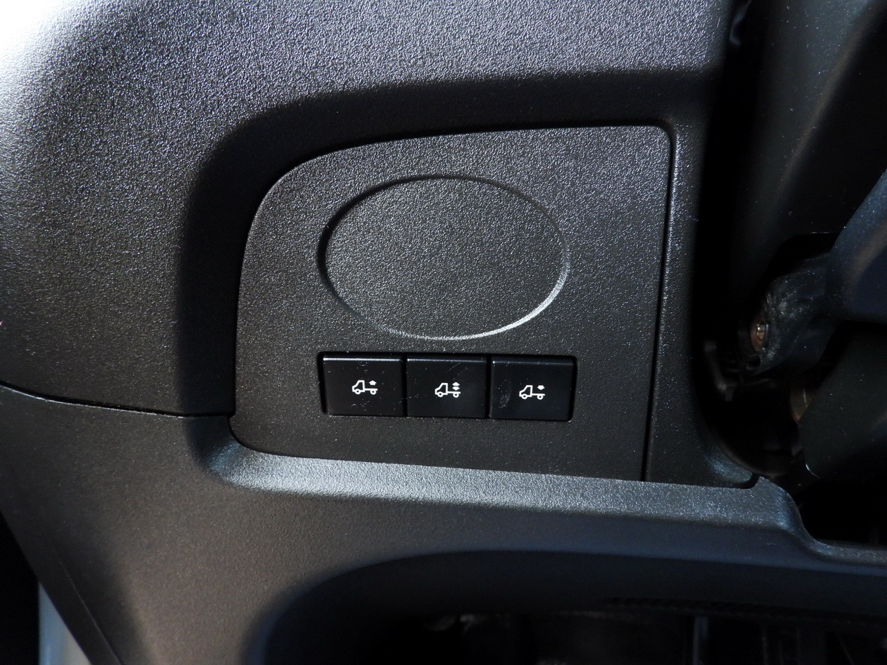 Box truck IVECO DAILY 72C18 LIFT 14 PALLETS CRUISE CONTROL PNEUMATICS AUTOMATIC TRANSMISSION HI-MATIC TWIN WHEELS AIR CONDITIONING 180HP: picture 42 Box truck IVECO DAILY 72C18 LIFT 14 PALLETS CRUISE CONTROL PNEUMATICS AUTOMATIC TRANSMISSION HI-MATIC TWIN WHEELS AIR CONDITIONING 180HP: picture 42